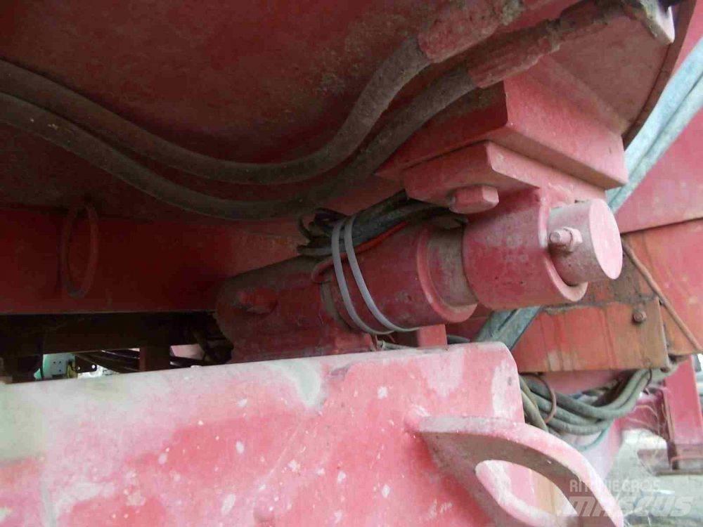  Loewen 1022 Mixere furaje