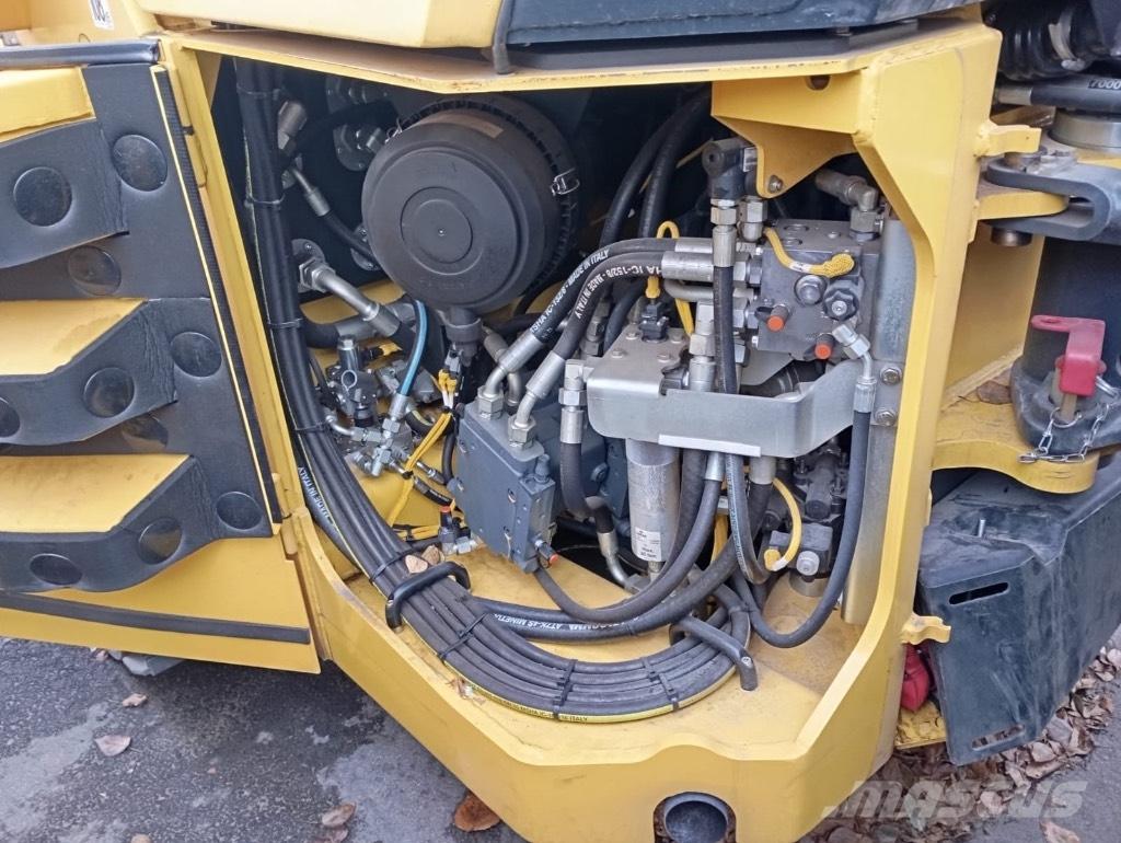 Bomag BW 203 AD-4 Cilindri compactori dubli