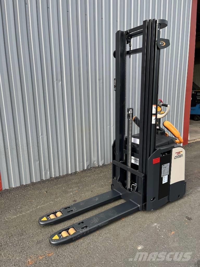 Crown ETi 4000-1.2 Transpaleta manuala