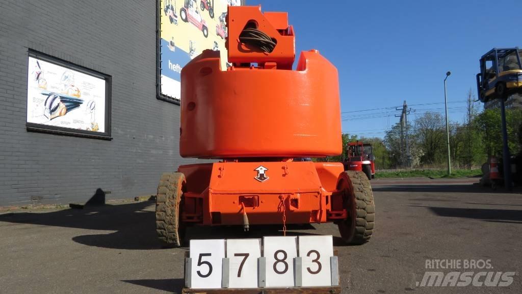 JLG E400AJPN Nacele cu brat articulat