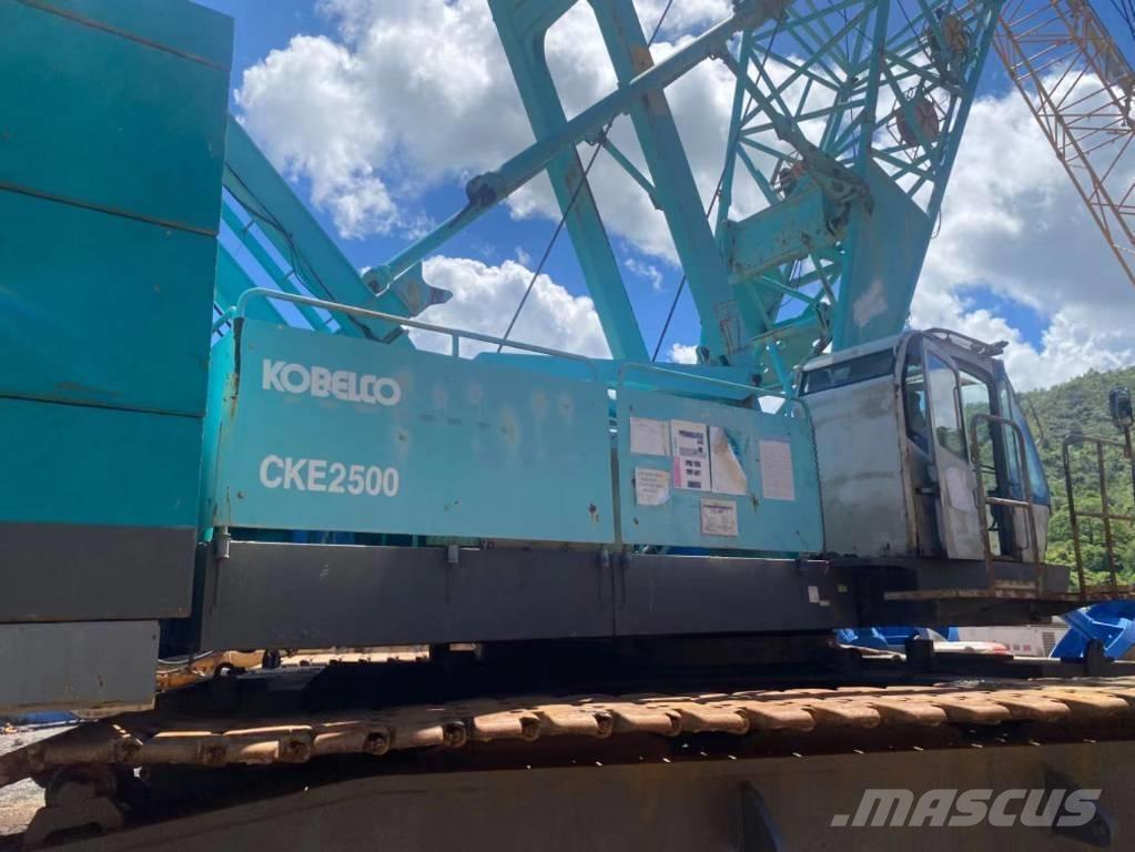 Kobelco CKE 2500 Macarele
