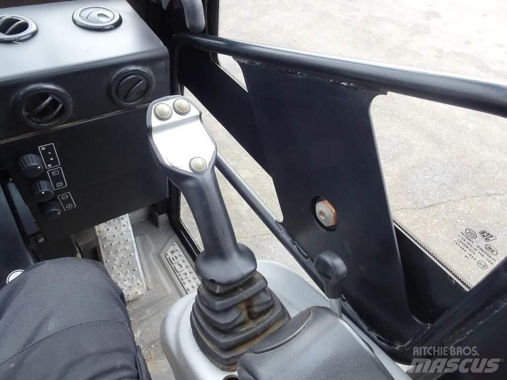 JCB 403 Incarcator pe pneuri