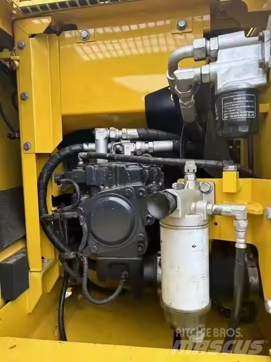 Komatsu PC120 Excavatoare pe șenile
