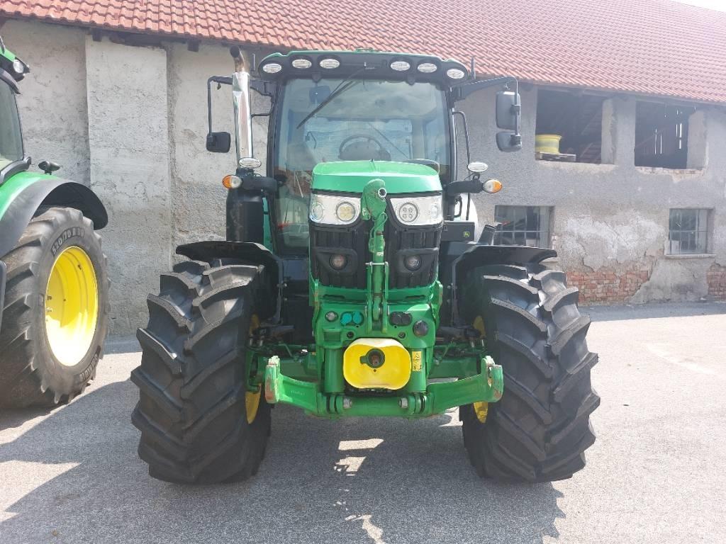 John Deere 6130R Tractoare