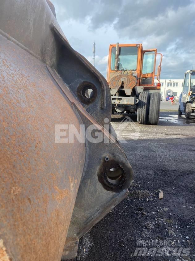 Volvo Godet Incarcator pe pneuri