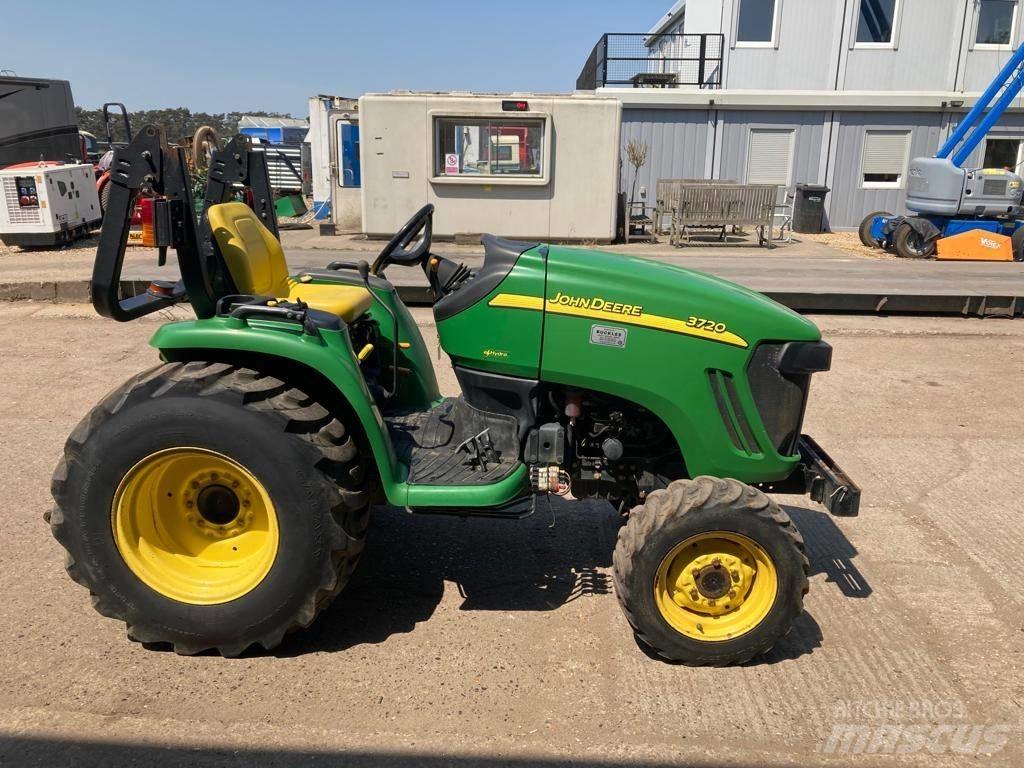 John Deere 3720 Tractoare
