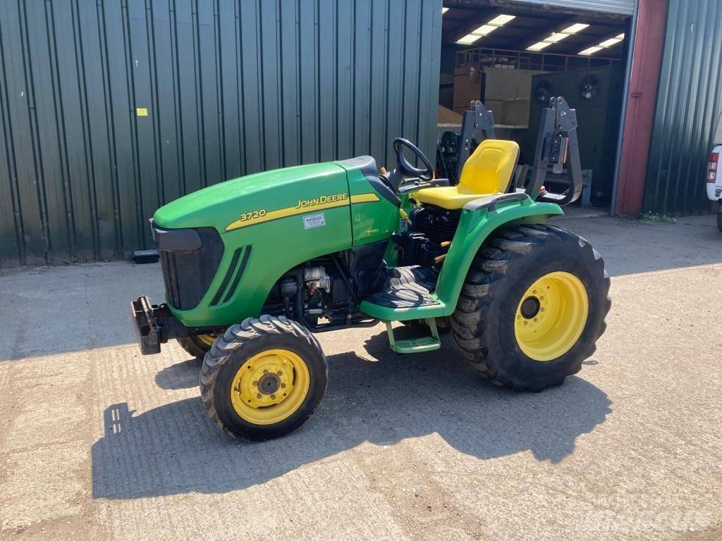 John Deere 3720 Tractoare