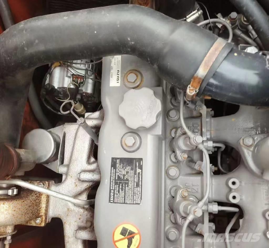 Hitachi 135US-6 Excavatoare pe șenile
