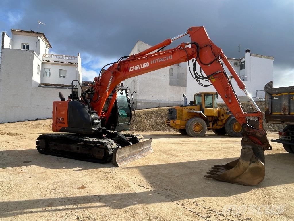 Hitachi ZX 135 Excavatoare pe șenile
