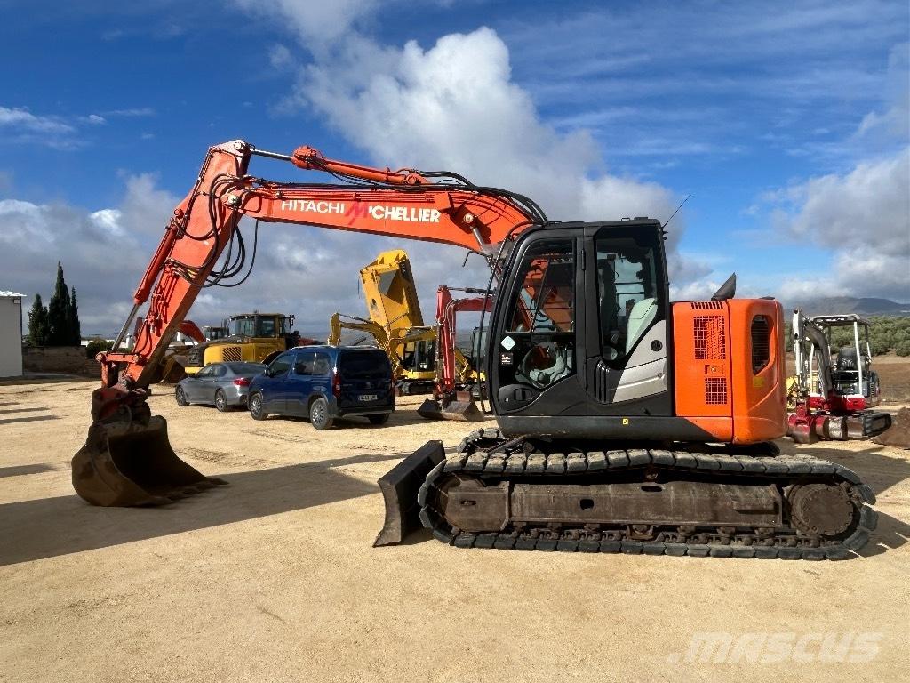 Hitachi ZX 135 Excavatoare pe șenile

