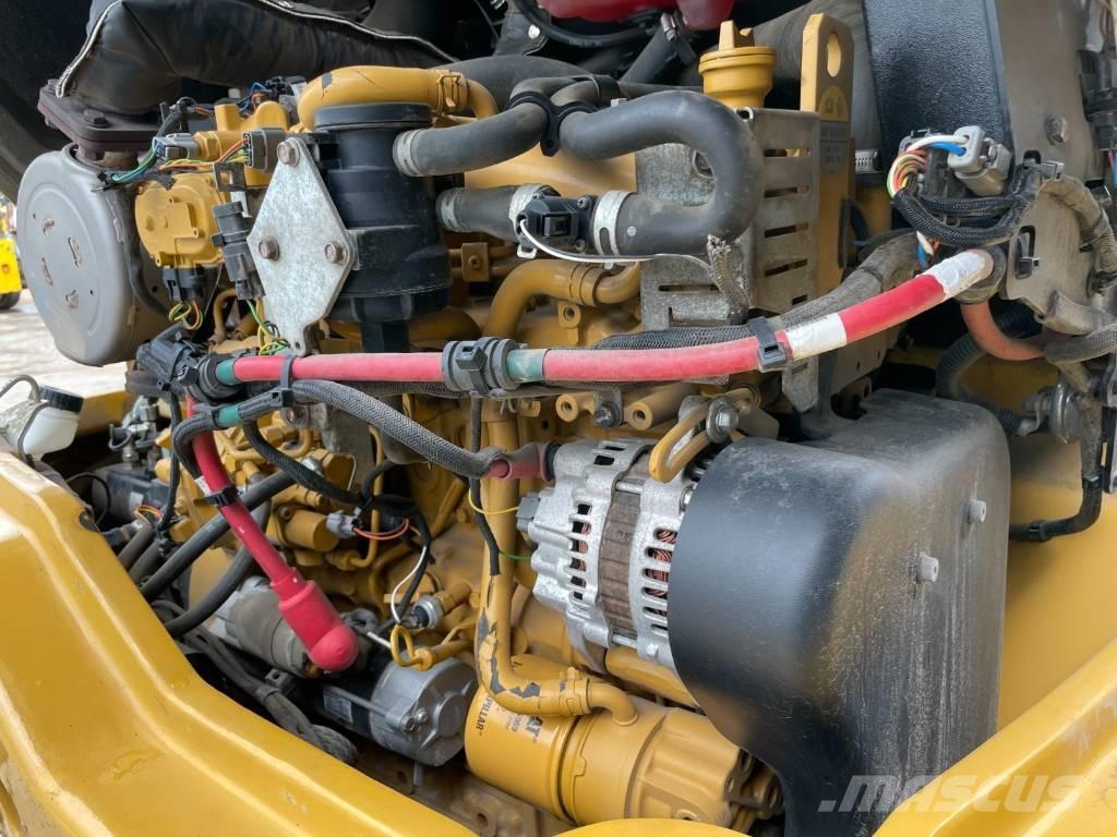 CAT 907M Incarcator pe pneuri