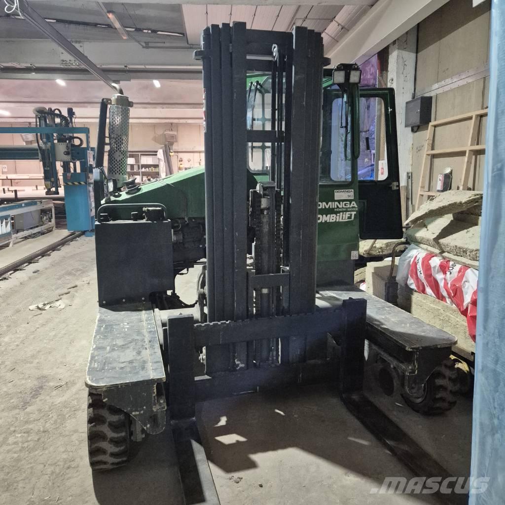 Combilift C 4000 Stivuitoare cu patru brate