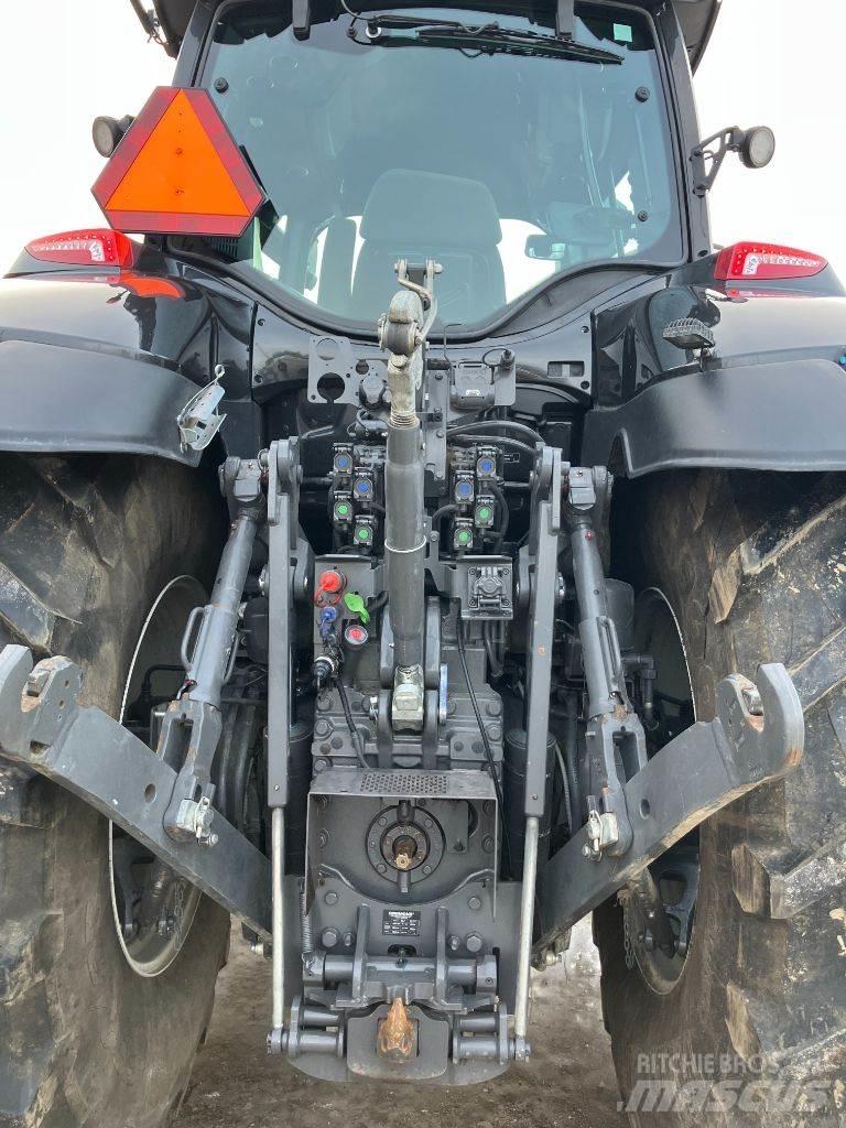 Valtra Q305 Tractoare