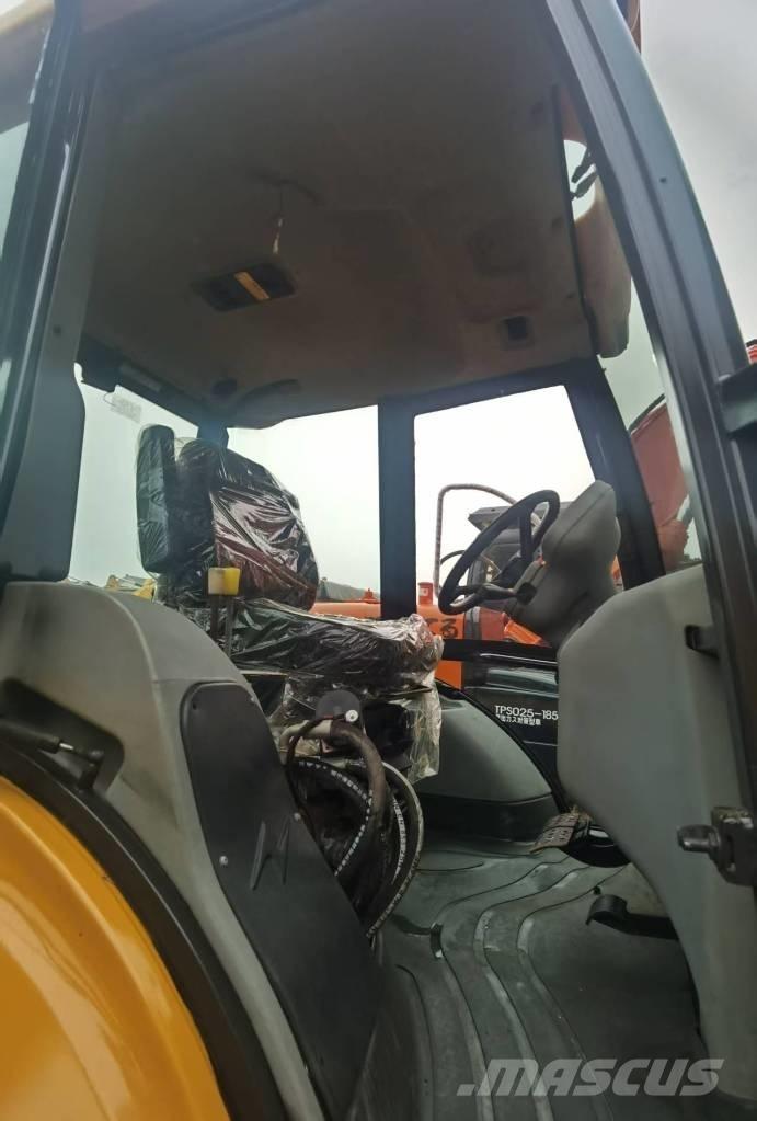 JCB 4 CX Buldoexcavatoare