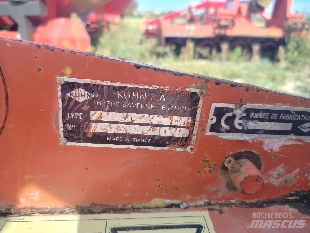 Kuhn HR 302 Grape