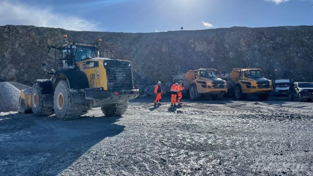 Komatsu WA480 Incarcator pe pneuri