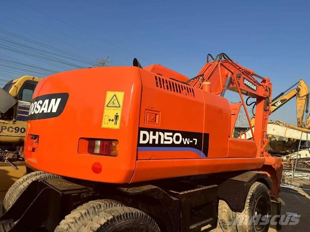 Doosan 150 W-7 Excavatoare cu roti