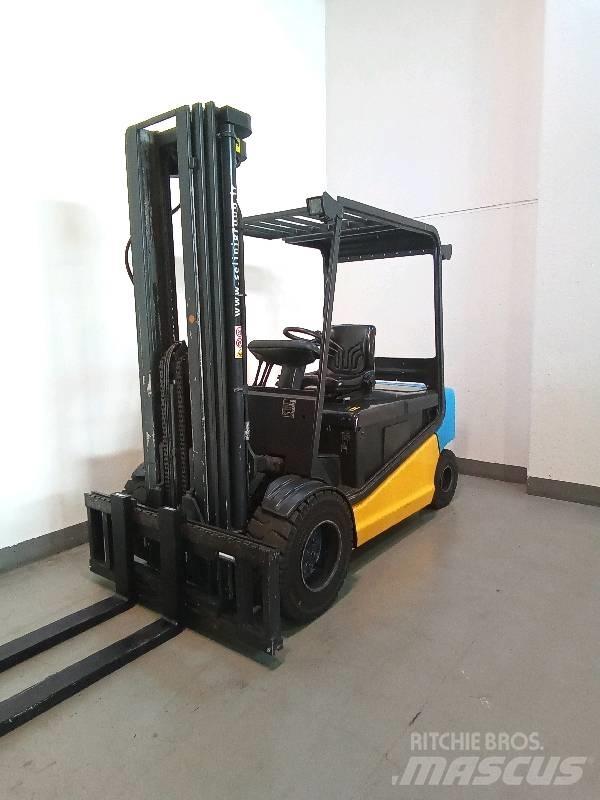 OM XE 50 Stivuitor electric