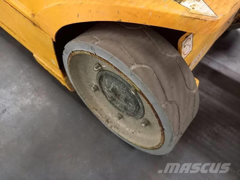 JLG Toucan 8 E Ascensoare verticale catarg