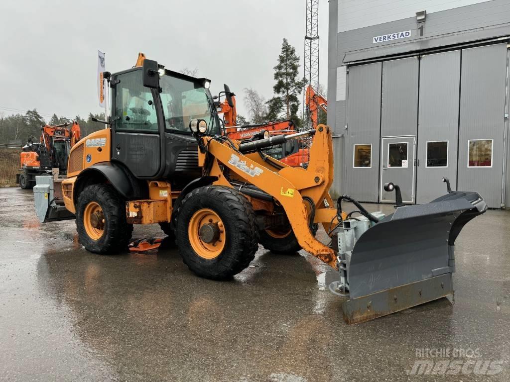 CASE 321 F Incarcator pe pneuri