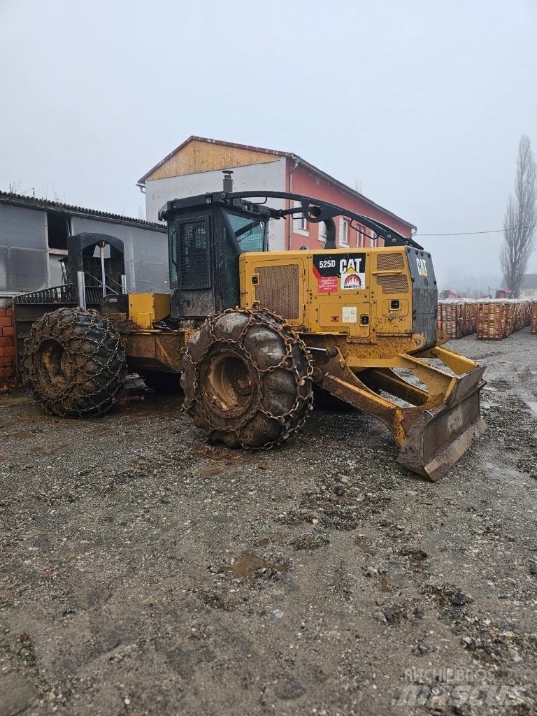CAT 525 D Utilaje de manevrarea a bustenilor
