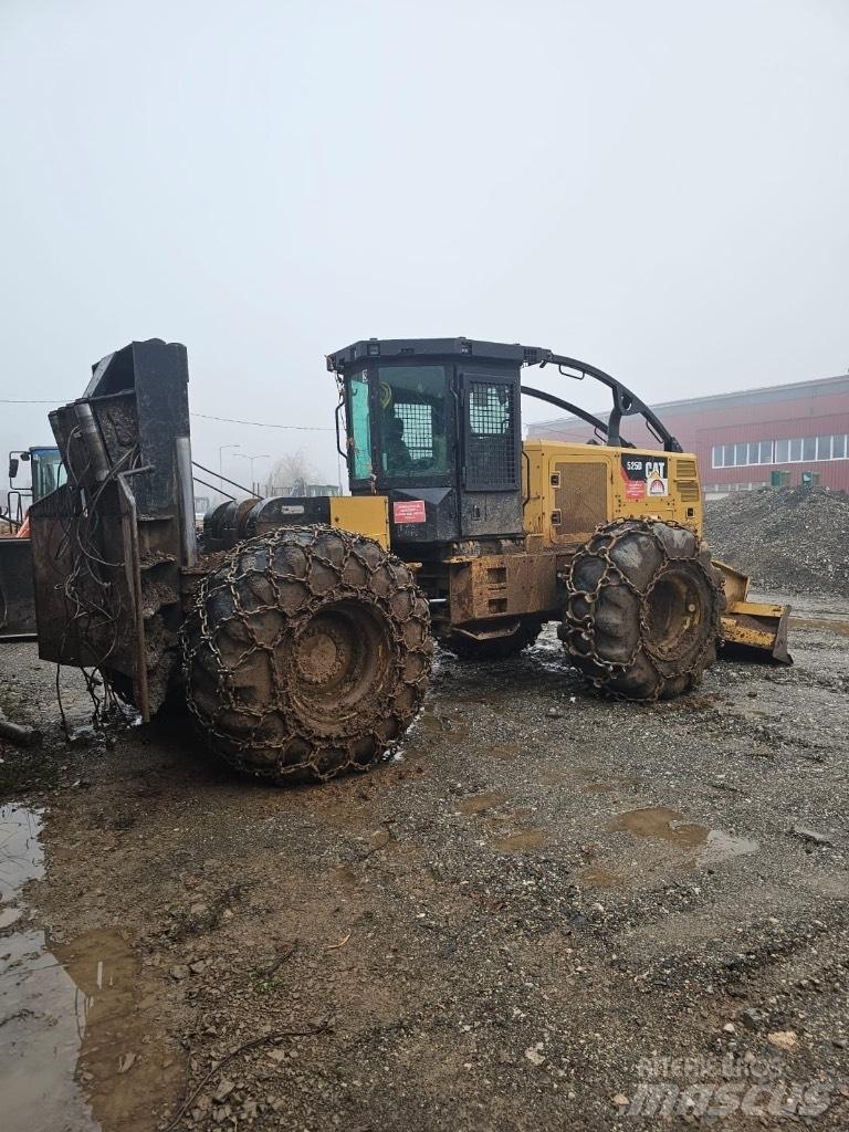 CAT 525 D Utilaje de manevrarea a bustenilor