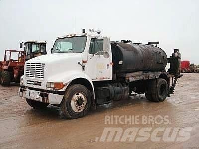 International 8100 Pavatoare asfalt