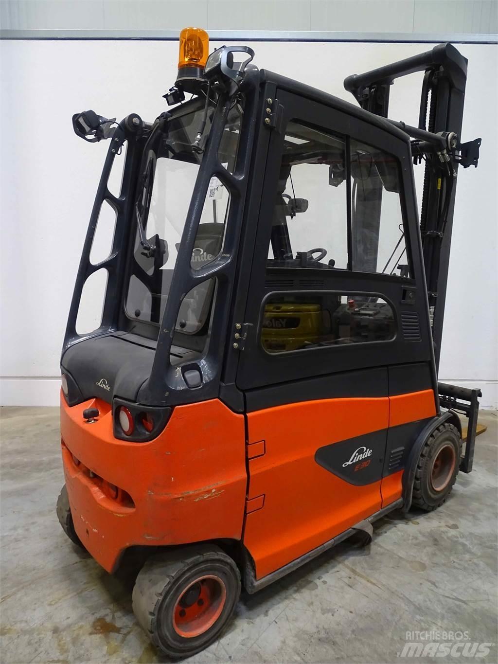 Linde E30 Stivuitor electric