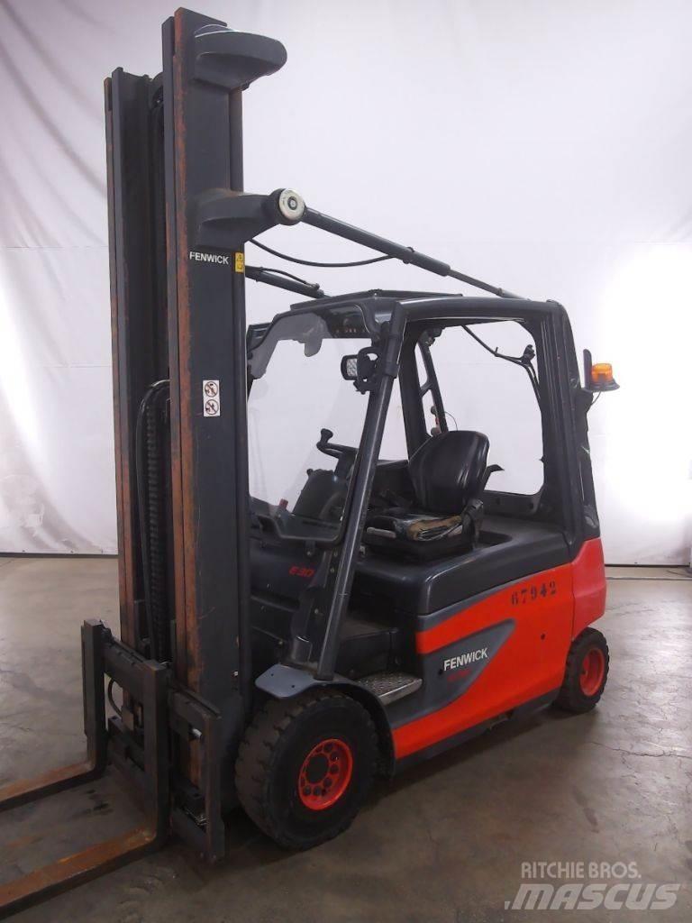 Linde E30L-01 Stivuitor electric