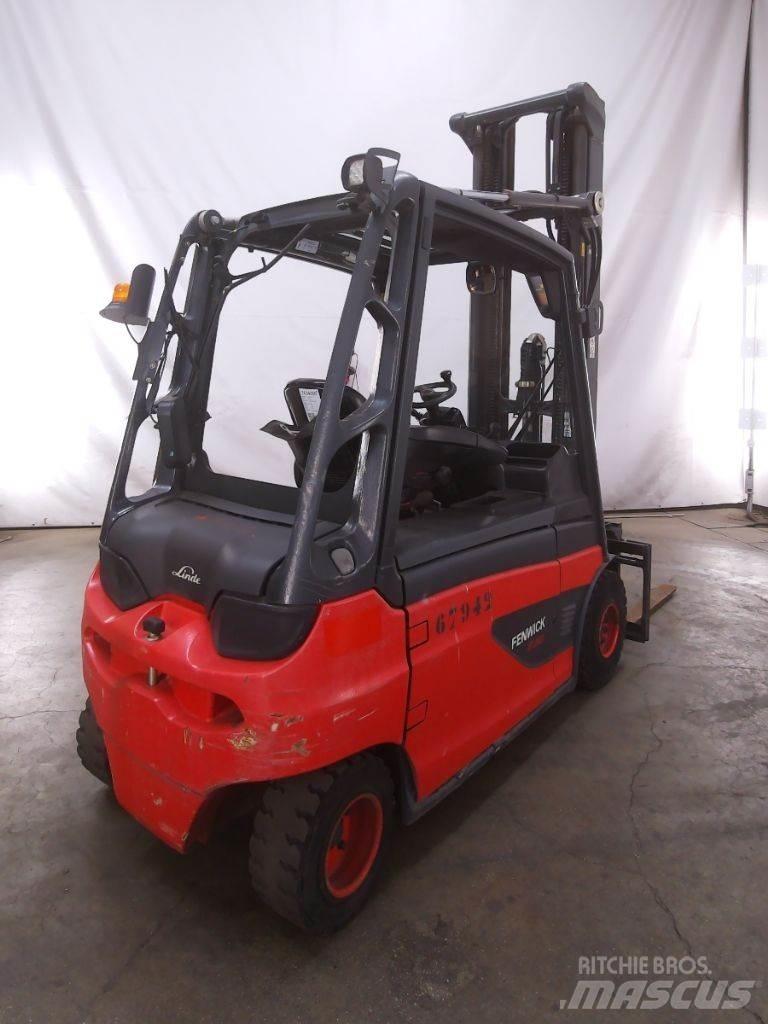 Linde E30L-01 Stivuitor electric