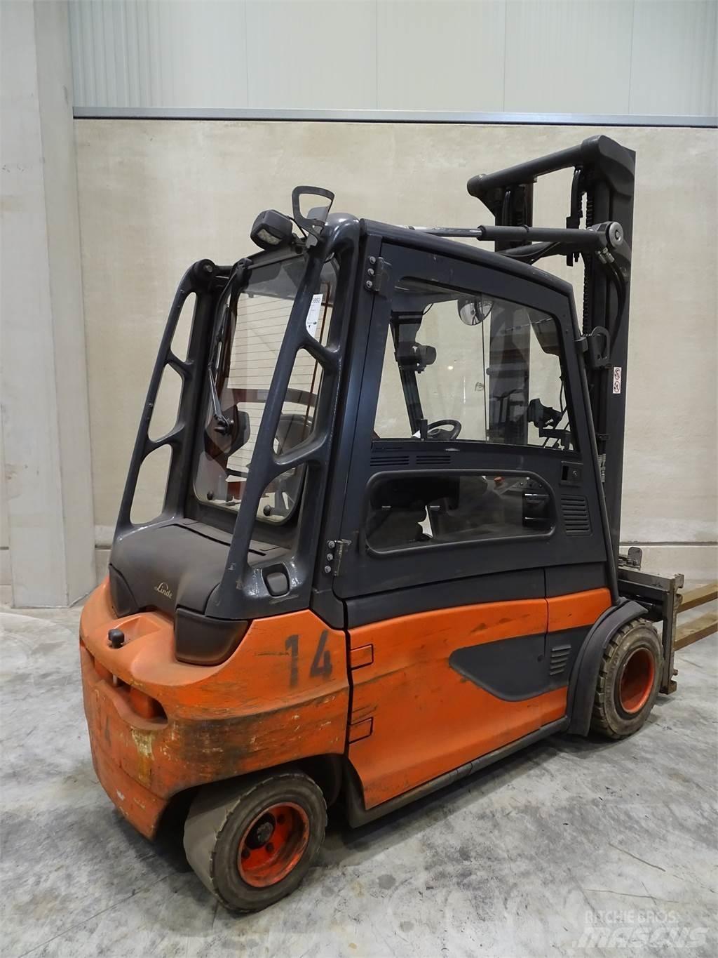 Linde E35L-01 Stivuitor electric