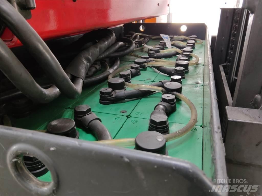 Linde R25F Stivuitoare cu patru brate