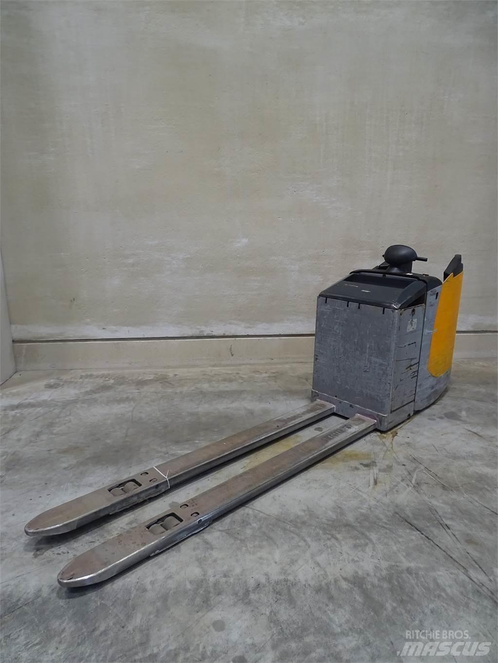 Still EXU-S24 Transpaleta manuala