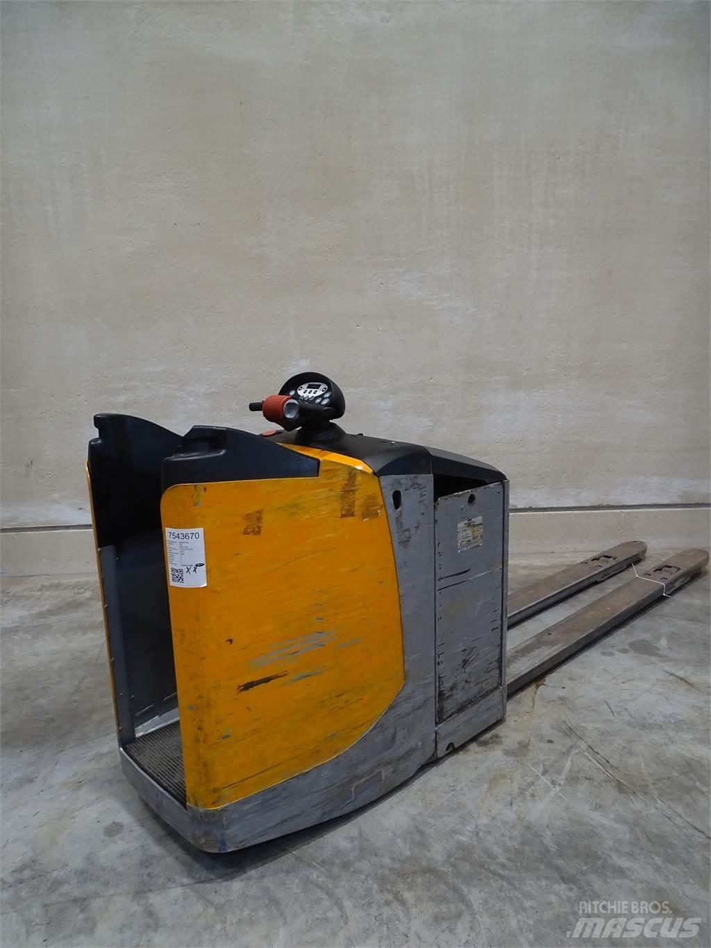 Still EXU-S24 Transpaleta manuala