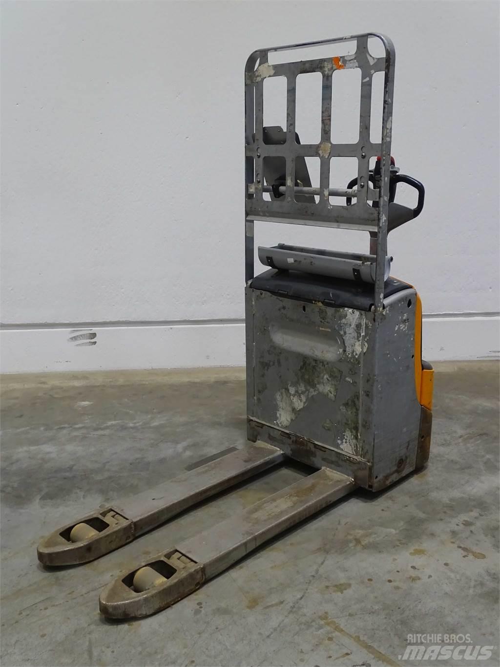 Still EXU16 Transpaleta manuala