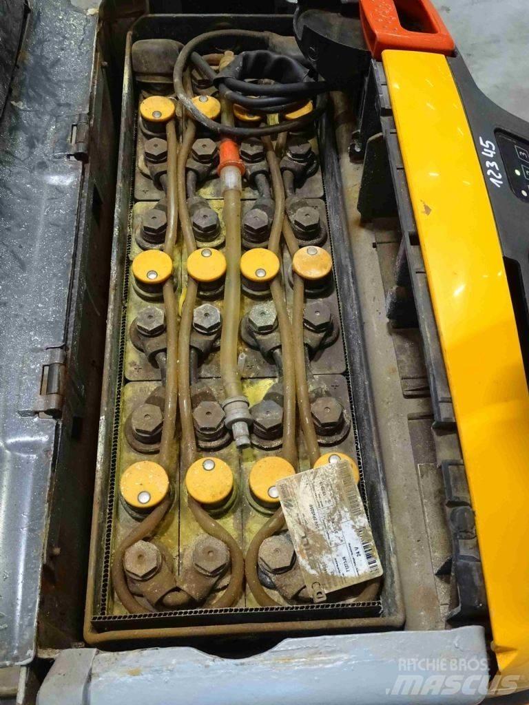 Still EXU18 Transpaleta manuala