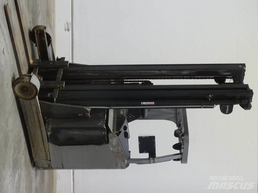 Still FM-X14 Stivuitor cu catarg retractabil