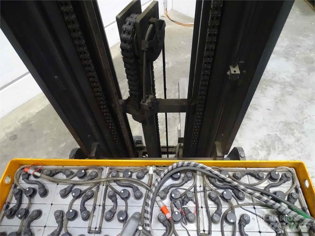 Still FM-X14 Stivuitor cu catarg retractabil