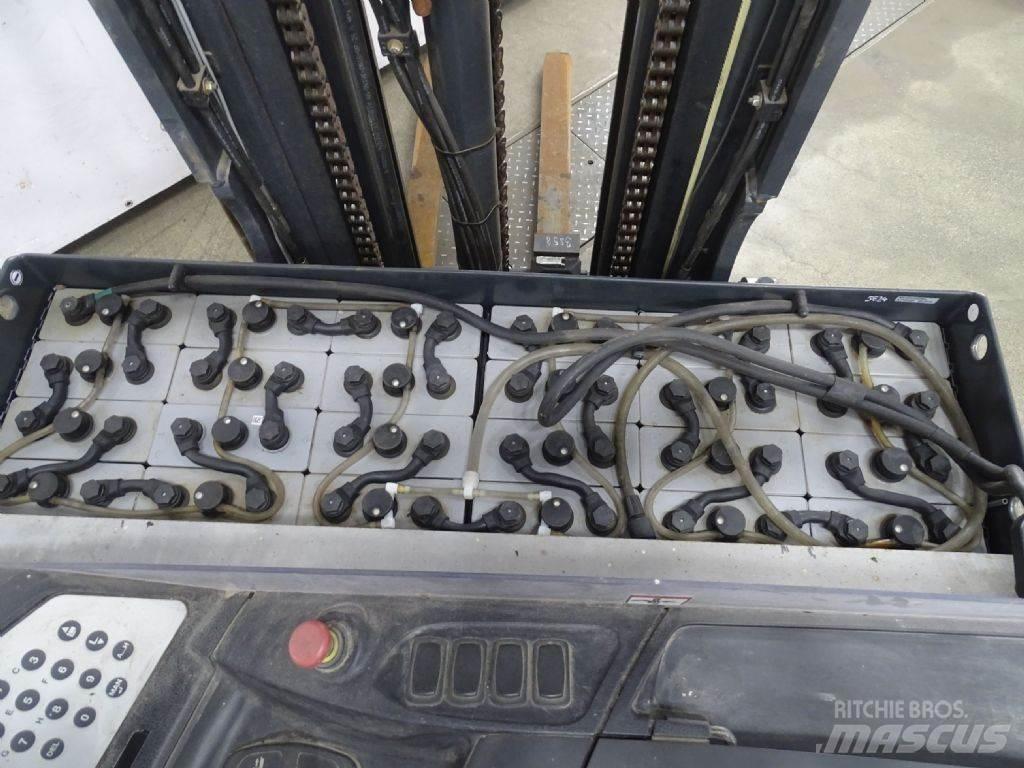 Still FM-X17 Stivuitor cu catarg retractabil