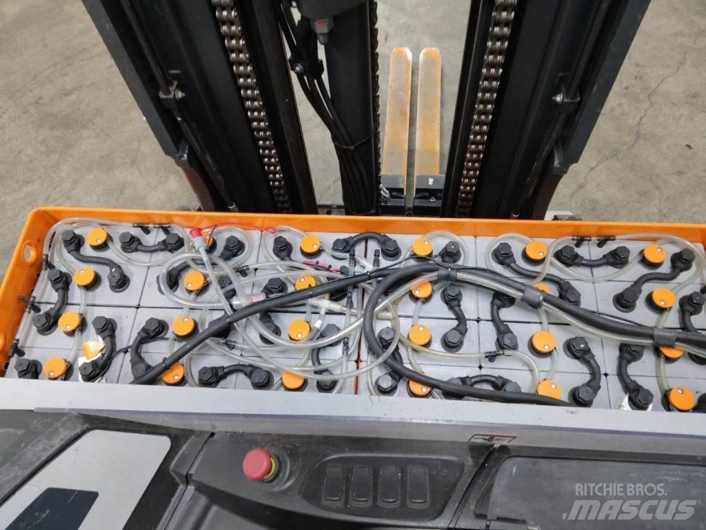 Still FM-X17 Stivuitor cu catarg retractabil
