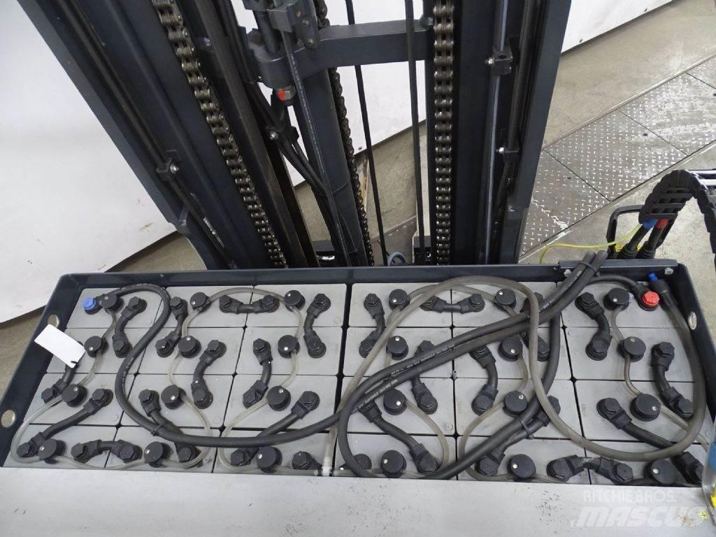 Still FM-X17 Stivuitor cu catarg retractabil