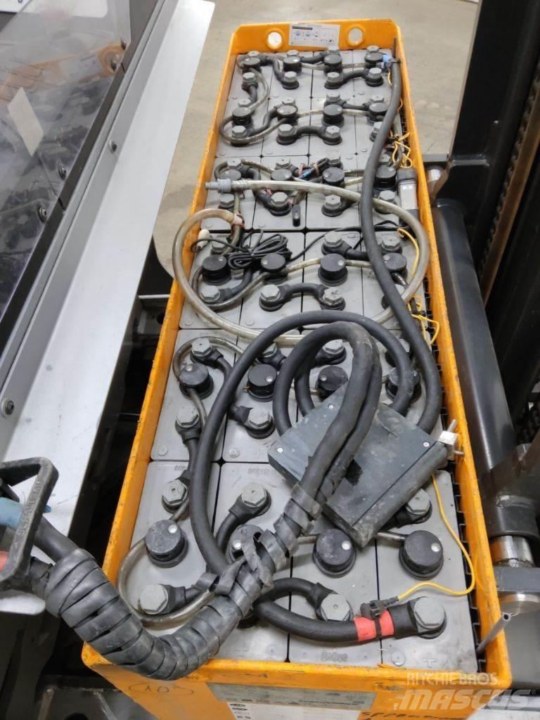 Still FM-X17 Stivuitor cu catarg retractabil