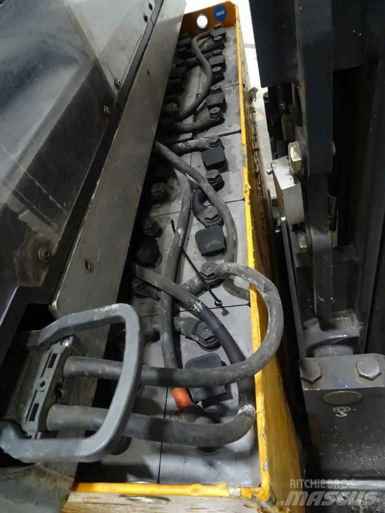 Still FM-X17 Stivuitor cu catarg retractabil