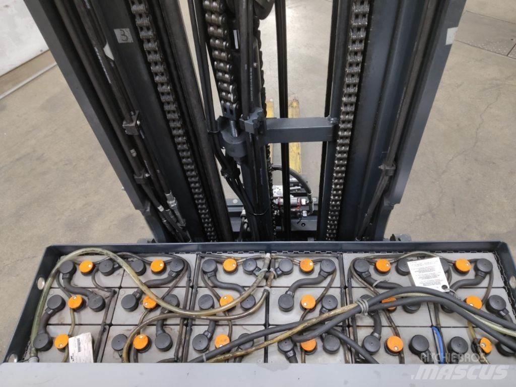 Still FM-X17 Stivuitor cu catarg retractabil
