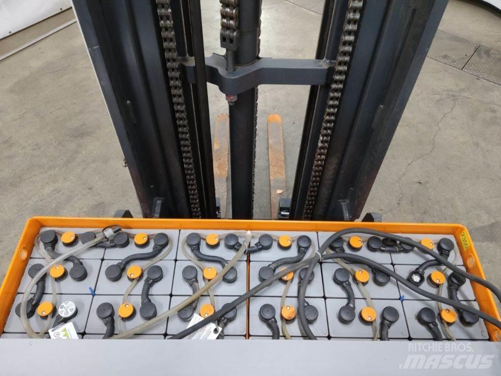 Still FM-X17 Stivuitor cu catarg retractabil
