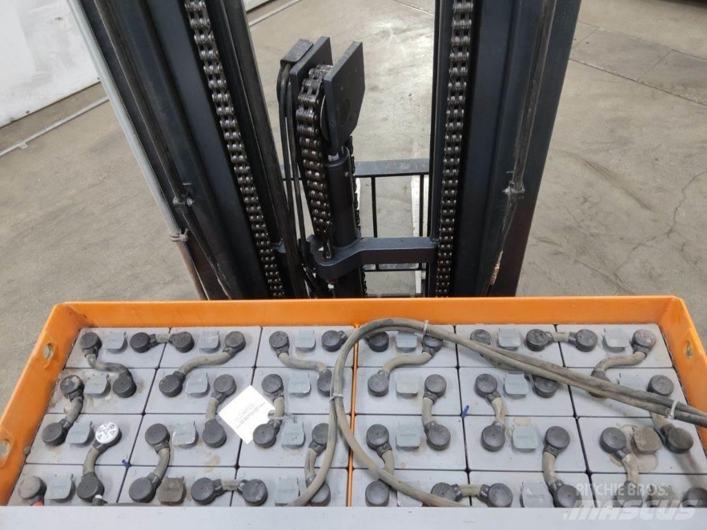 Still FM-X17 Stivuitor cu catarg retractabil