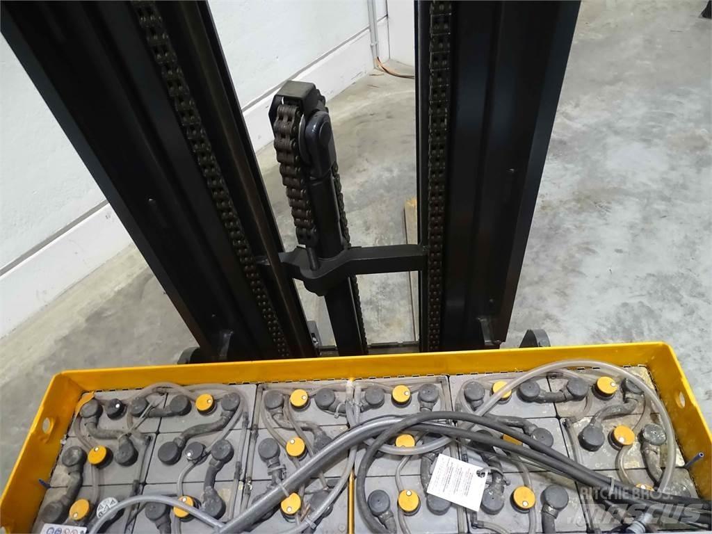 Still FM-X17 Stivuitor cu catarg retractabil
