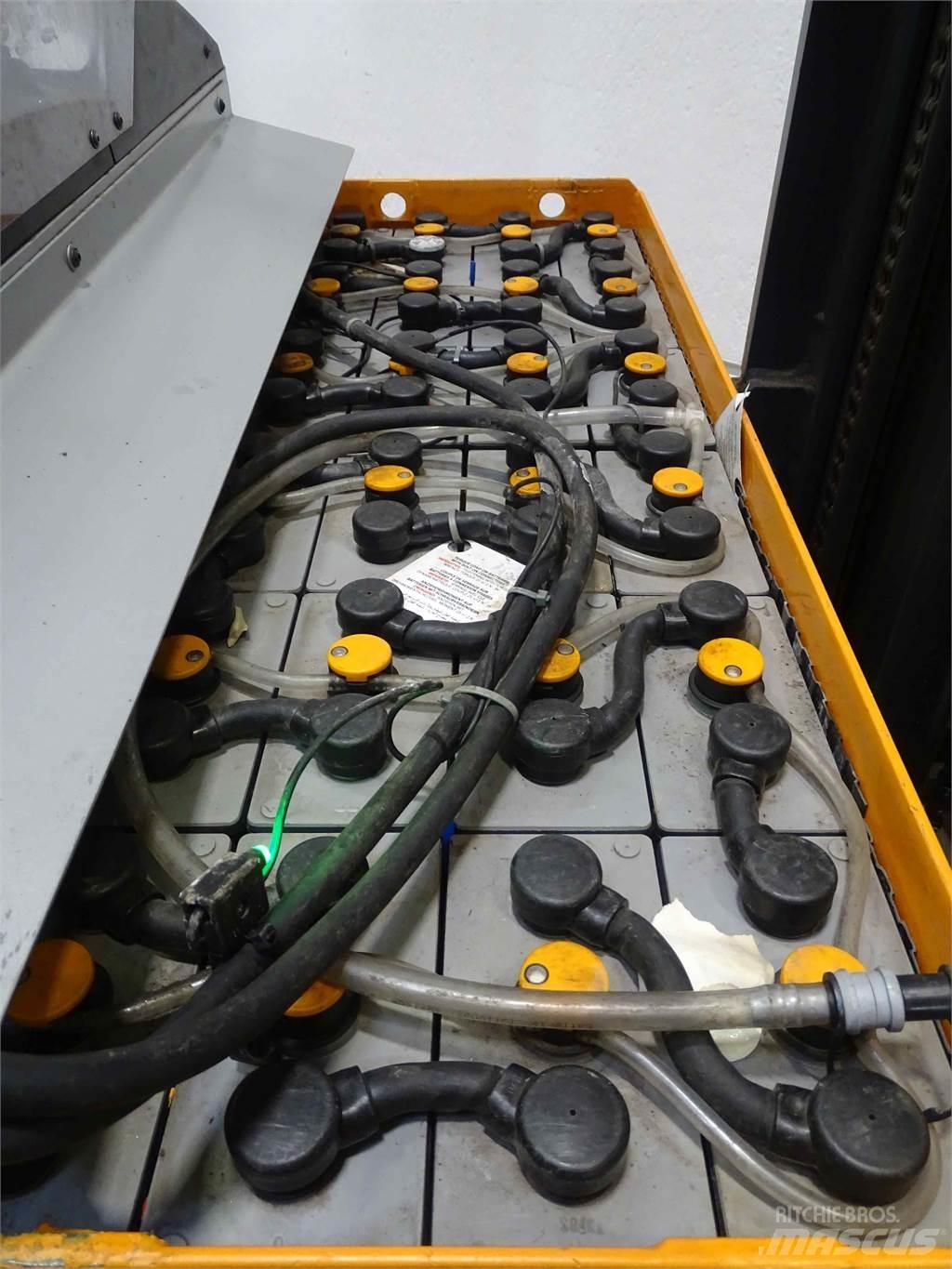 Still FM-X17 Stivuitor cu catarg retractabil