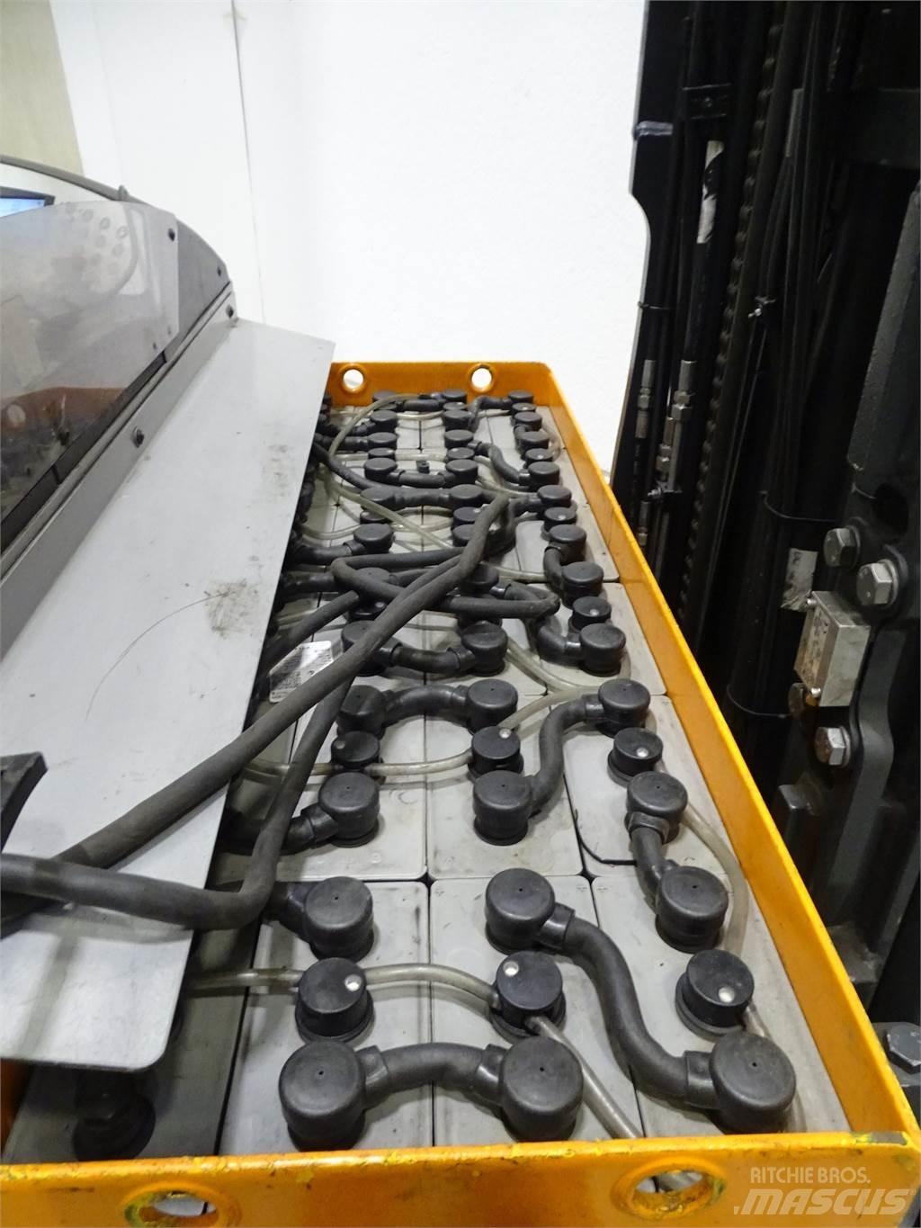 Still FM-X17 Stivuitor cu catarg retractabil