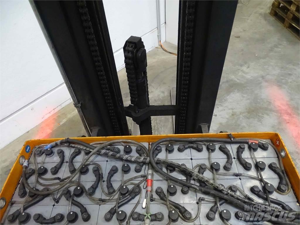 Still FM-X17 Stivuitor cu catarg retractabil